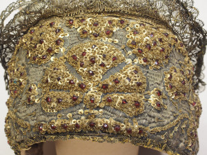 FOTO: Semilské muzeum má nově dva zdobené čepce až z Olomouce