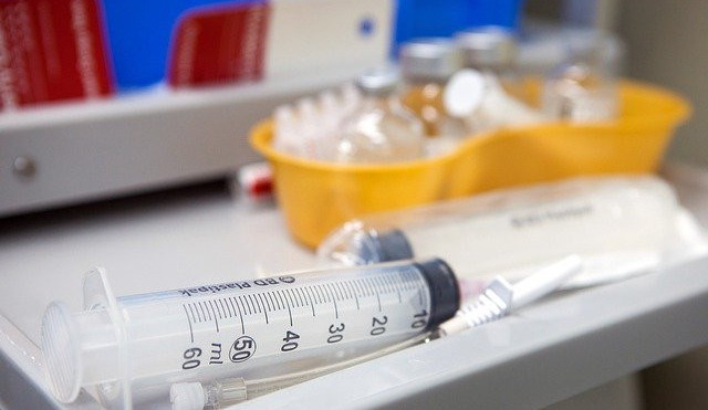 Očkování Modernou v Libereckém kraji začalo se zpožděním. Stát neposlal kartičky pro očkované