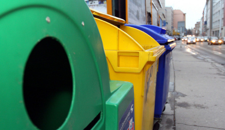Jaká je budoucnost žlutých kontejnerů? K omezení třídění plastů není důvod, uklidňuje obalová společnost