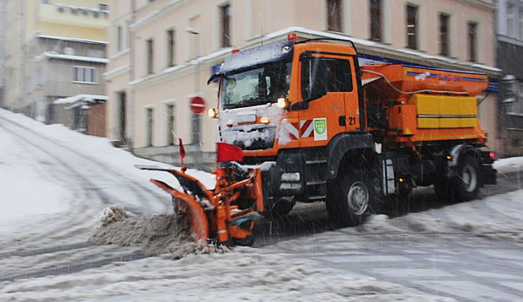 Jablonci dochází posypová sůl, dodávky nové váznou