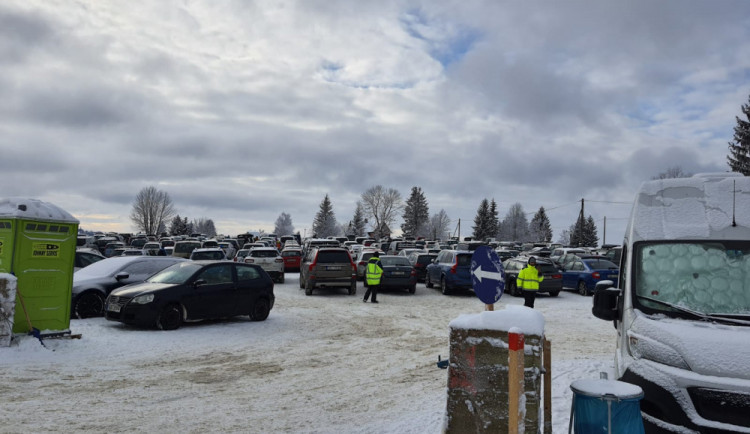 Jizerská 50 běžkařů v neděli omezí přístup do Jizerských hor