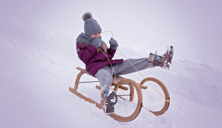 Prodejci evidují extrémní zájem o boby a saně, výběr může být omezený