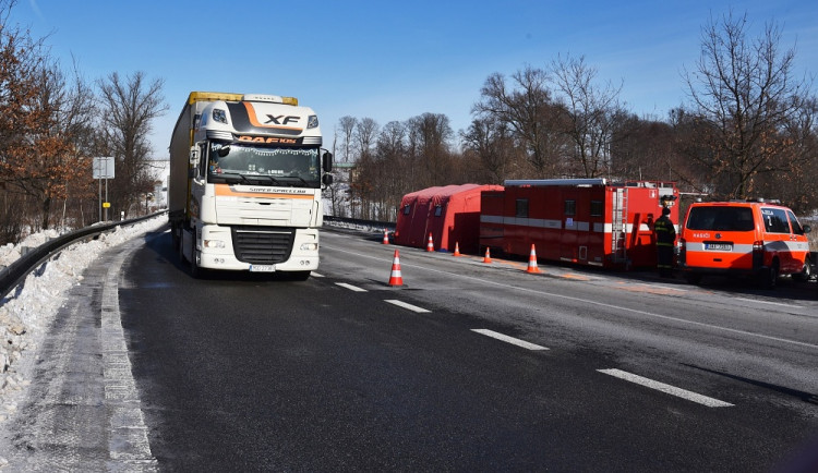 Kamioňáky mířící za hranice otestují v novém centru v Hrádku