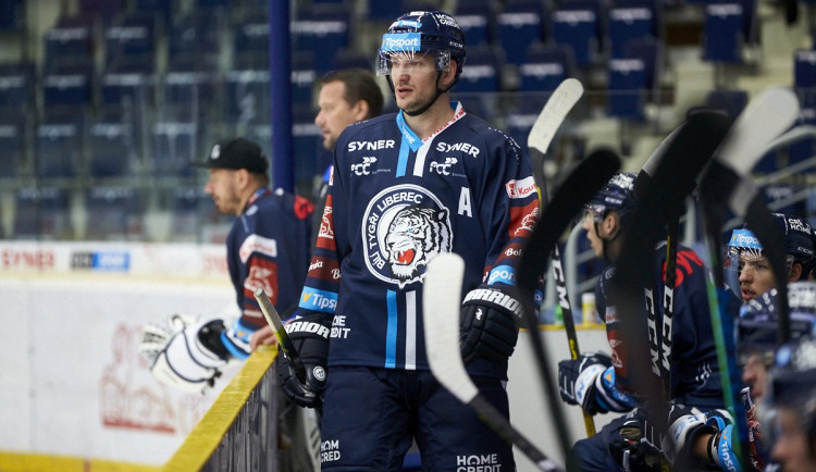 Ladislav Šmíd bude Tygrům chybět dál. Má za sebou operaci krční páteře