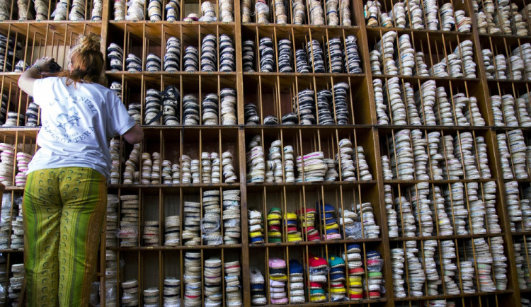 Ústavní soud zrušil zákaz maloobchodního prodeje