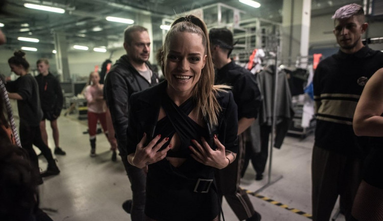 Anet Antošová - Koncert JK70 (Jiří Korn)