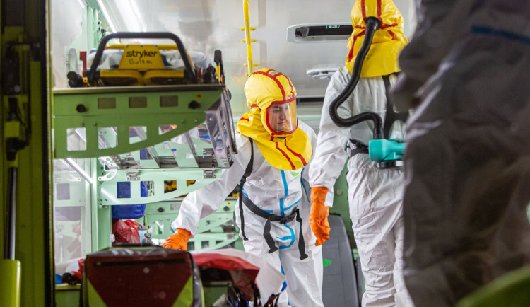 Asi třetina výjezdů liberecké záchranky je ke covidovým pacientům