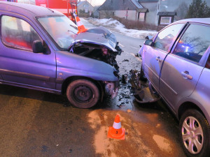 Při odbočování nedal přednost, dva lidé skončili v nemocnici