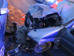 Při odbočování nedal přednost, dva lidé skončili v nemocnici