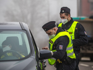 Žádné dlouhé zdržování ani fronty. Kontroly na hranicích okresů probíhají klidně