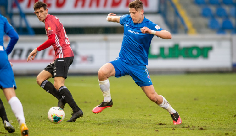 Slovan je ve čtvrtfinále domácího poháru. O postupu rozhodl v závěru Pešek