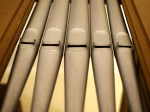 Varhany v Rochlici potřebují generální rekonstrukci. Sbírku podporuje i Markéta Tallerová