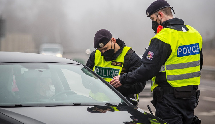 Policie v Libereckém kraji provedla za týden 40 tisíc kontrol. Vrátila čtyři stovky lidí