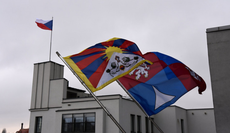 Vlajku pro Tibet letos vyvěsí Liberecký kraj i čtvrtina jeho obcí
