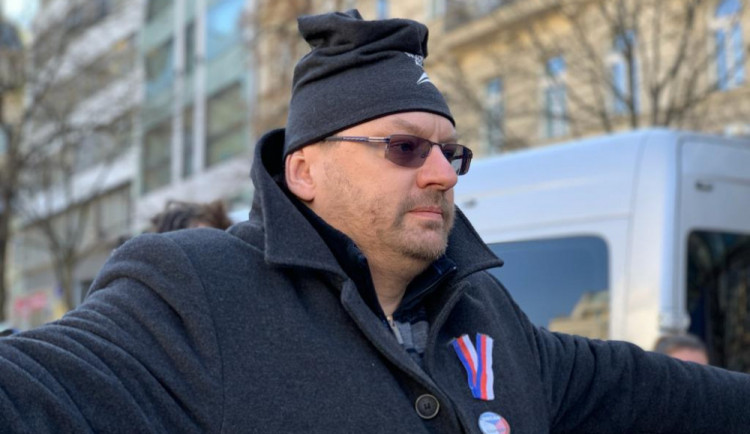 size4-16154679292968-241-volnas