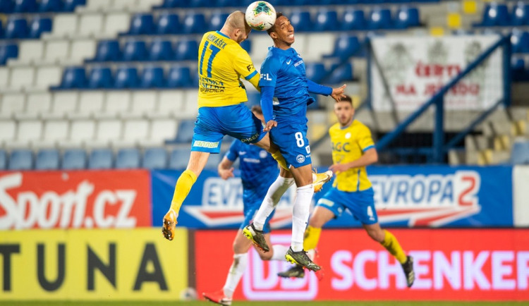 Slovan předvedl velký obrat a slaví vítězství nad Teplicemi. V 90. minutě rozhodl Rondič