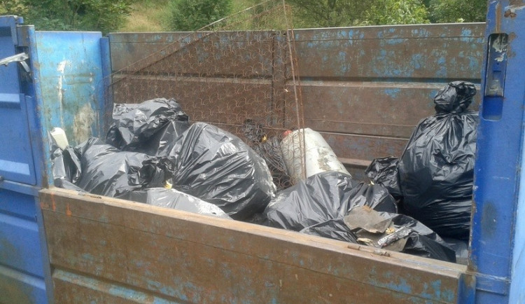 Pro jarní úklid je připraveno 120 kontejnerů. Kdy bude u vás v ulici?