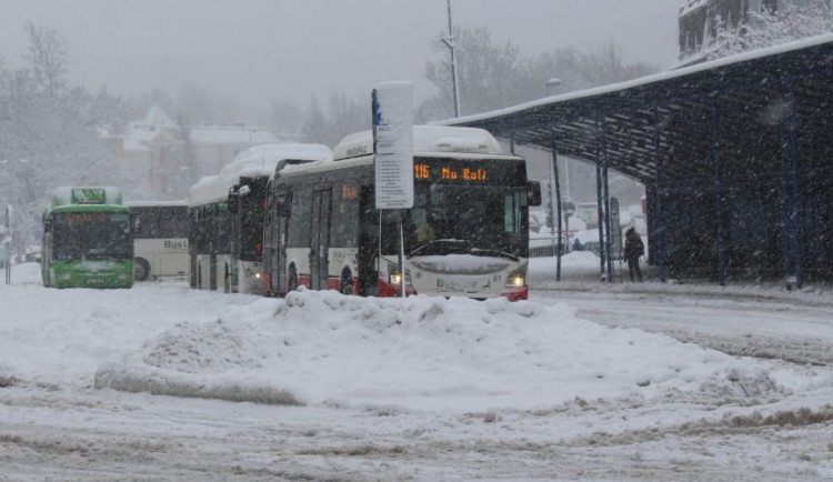 Meteorologové varují před sněžením. V Jizerkách napadne čtvrt metru sněhu