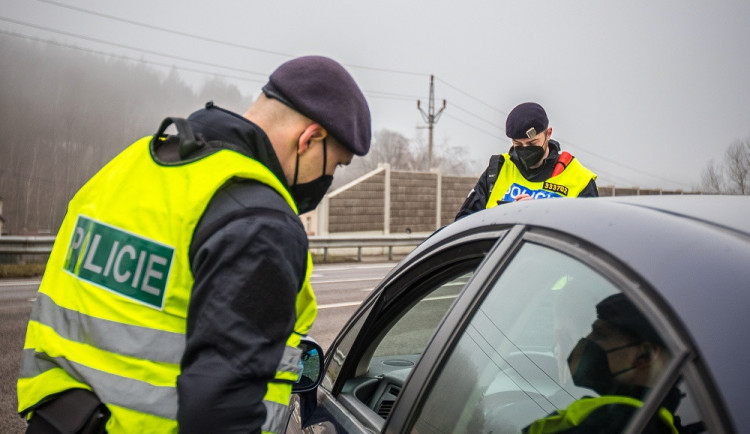 Omezení zůstanou nejméně do Velikonoc. Sportovat budou moci lidé nově v celém okresu