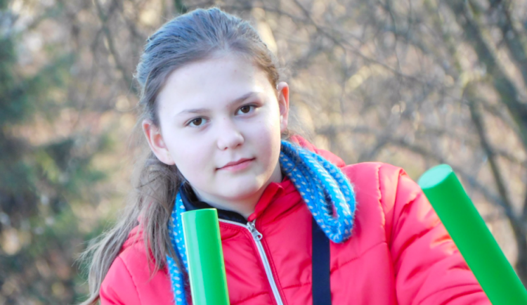 Ztráta naslouchátka přinesla vlnu podpory. Natálka teď potřebuje nová