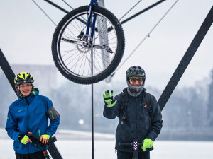 Aleš Sedláček (vpravo) s kamarádem (také jednokolkářem) Davidem.
