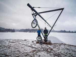 Aleš Sedláček (vpravo) s kamarádem (také jednokolkářem) Davidem.