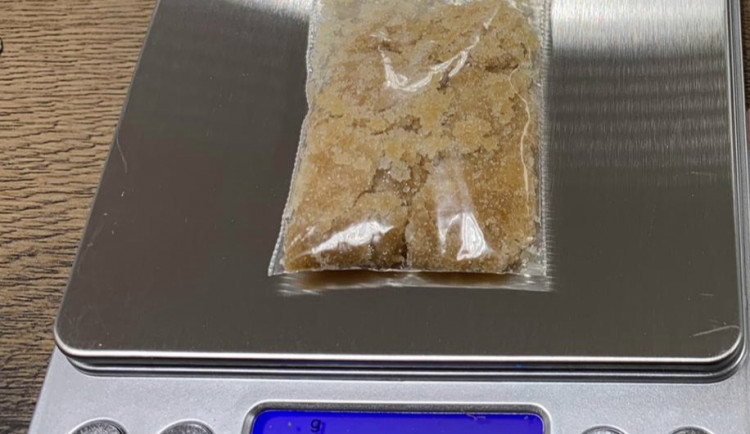 Při kontrole mezi okresy našla policie u řidiče drogy