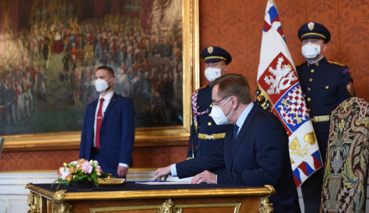 size4-16178018478386-241-aren