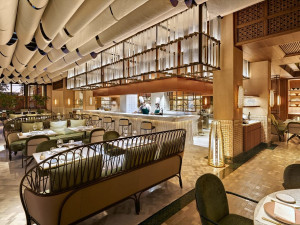 Byla to výzva, říkají skláři z Lasvitu. Jejich plastiky zdobí jeden z nejkrásnějších hotelů na světě