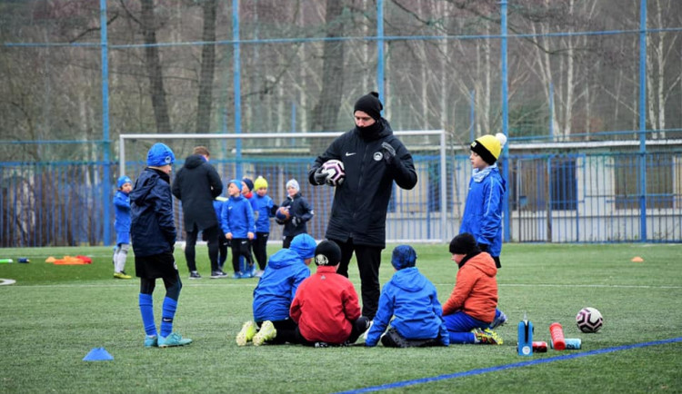 Ředitel akademie Slovanu píše premiérovi a ministrovi. Za celý rok jste nebyli schopní udělat funkční závěry, vadí mu