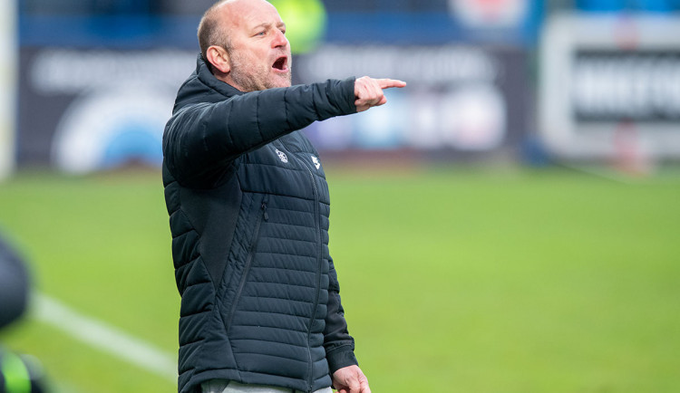 Kluci vědí, že nám něco chybí, říká po další porážce trenér Slovanu Hoftych