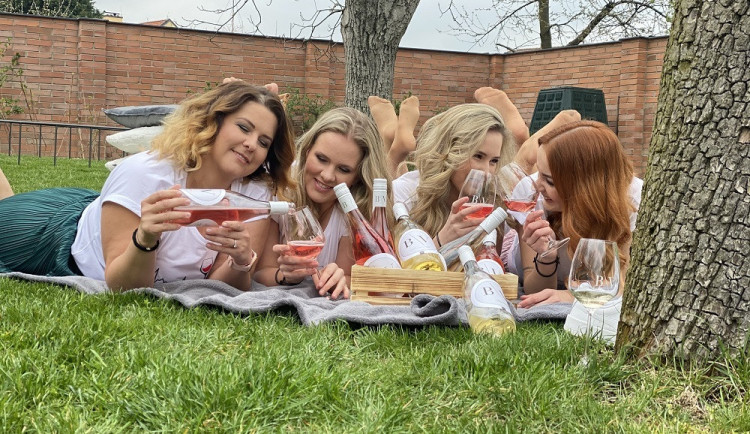 Co se skrývá za sklenkou aneb Jaro patří frizzante