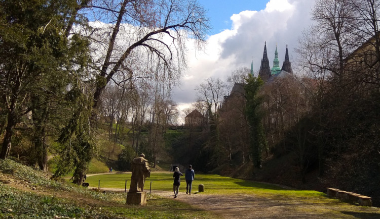 Kam o víkendu? Vyrazte si na královskou procházku do zahrad Pražského hradu