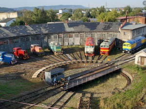Depo s historickými lokomotivami v Turnově je nově památkou. To ho ochrání před demolicí