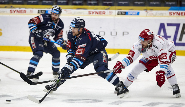 Třinec má mečbol. Bezgólové drama rozhodl v prodloužení Stránský
