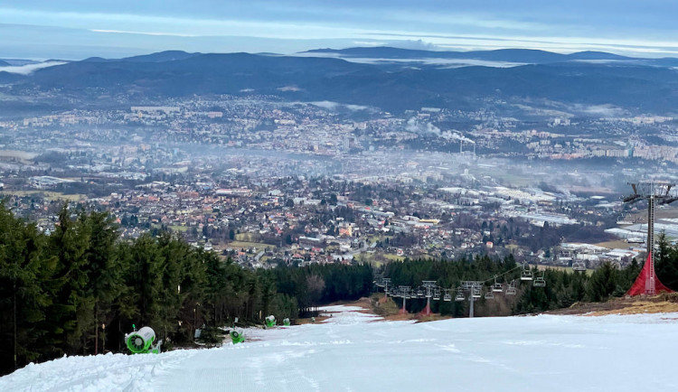 Ve skiareálu na Ještědu se nebude dělat osvětlení na nové sjezdovce
