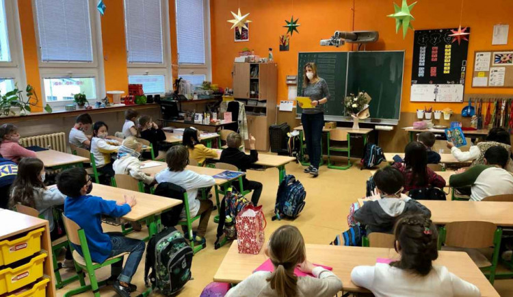 Žáci druhého stupně škol v Libereckém kraji se od pondělí vrátí do škol. Rozhodla o tom vláda
