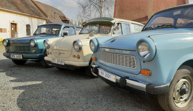 Výroba legendárního vozu skončila přesně před 30 lety, své fanoušky má Trabant dodnes