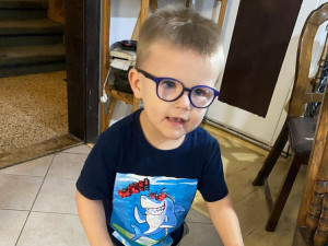 Měl z něj být ležák, vzpomíná maminka Adámka. Se synem bojují o soběstačnost