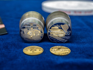 Suchého s Molavcovou spojuje humor, poezie i hudba půl století. V mincovně si vyrazili medaili