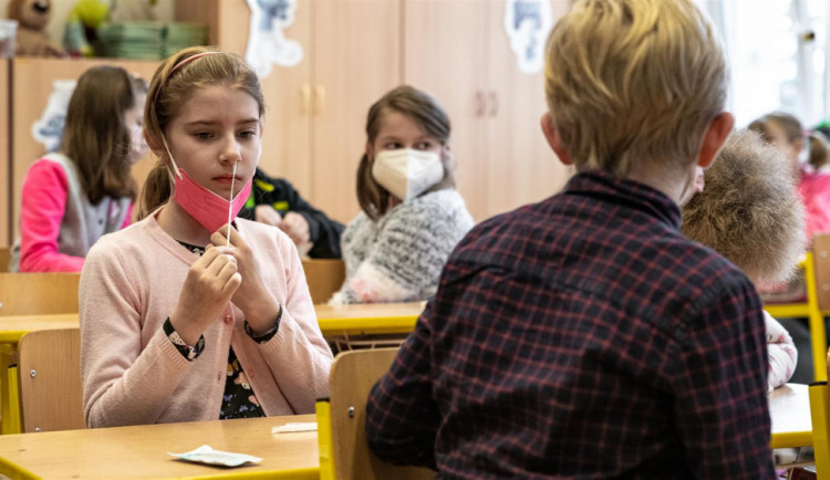 Školy v Libereckém kraji získají chybějící antigenní testy na covid z rezerv