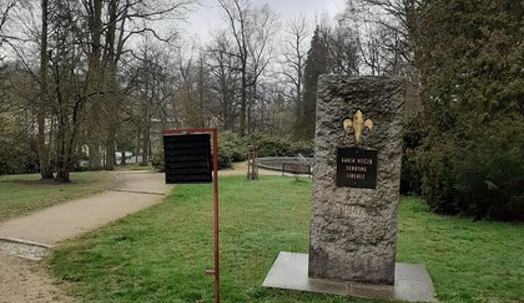 V libereckých parcích jsou rozmístěny feromonové lapače. Mají odchytávat lýkožrouty