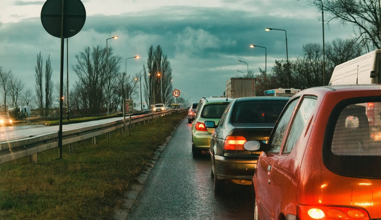 Nejčastěji se jiným lepí na kufr řidiči z Libereckého kraje