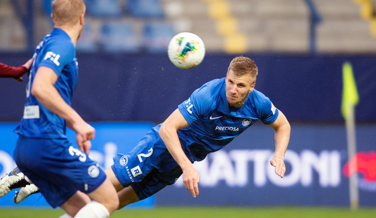 Stoper Jugas sezonu v Liberci nedohraje, odchází do Krakova