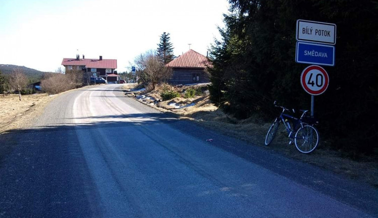 Silnice kolem přehrady Souš se pro auta otevře v pátek odpoledne