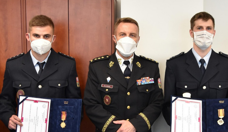 Oceněný David Ota na snímku vpravo.