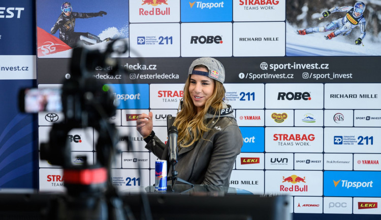 Sportovcům v Libereckém kraji vládnou ženy. Anketu vyhrála Ledecká před Davidovou a Samkovou