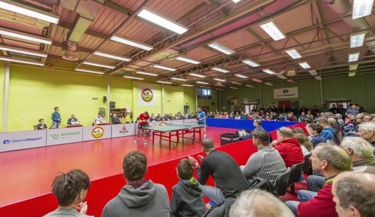 Ke stolnímu tenisu se po pandemii nevrátila pětina dětí. Ztratily zájem, říká trenér libereckého oddílu