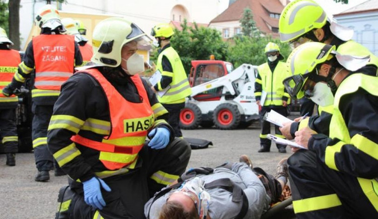 Dobrovolní hasiči z Frýdlantu vyhráli soutěž ve vyprošťování, pojedou na MČR