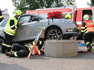 Dobrovolní hasiči z Frýdlantu vyhráli soutěž ve vyprošťování, pojedou na MČR